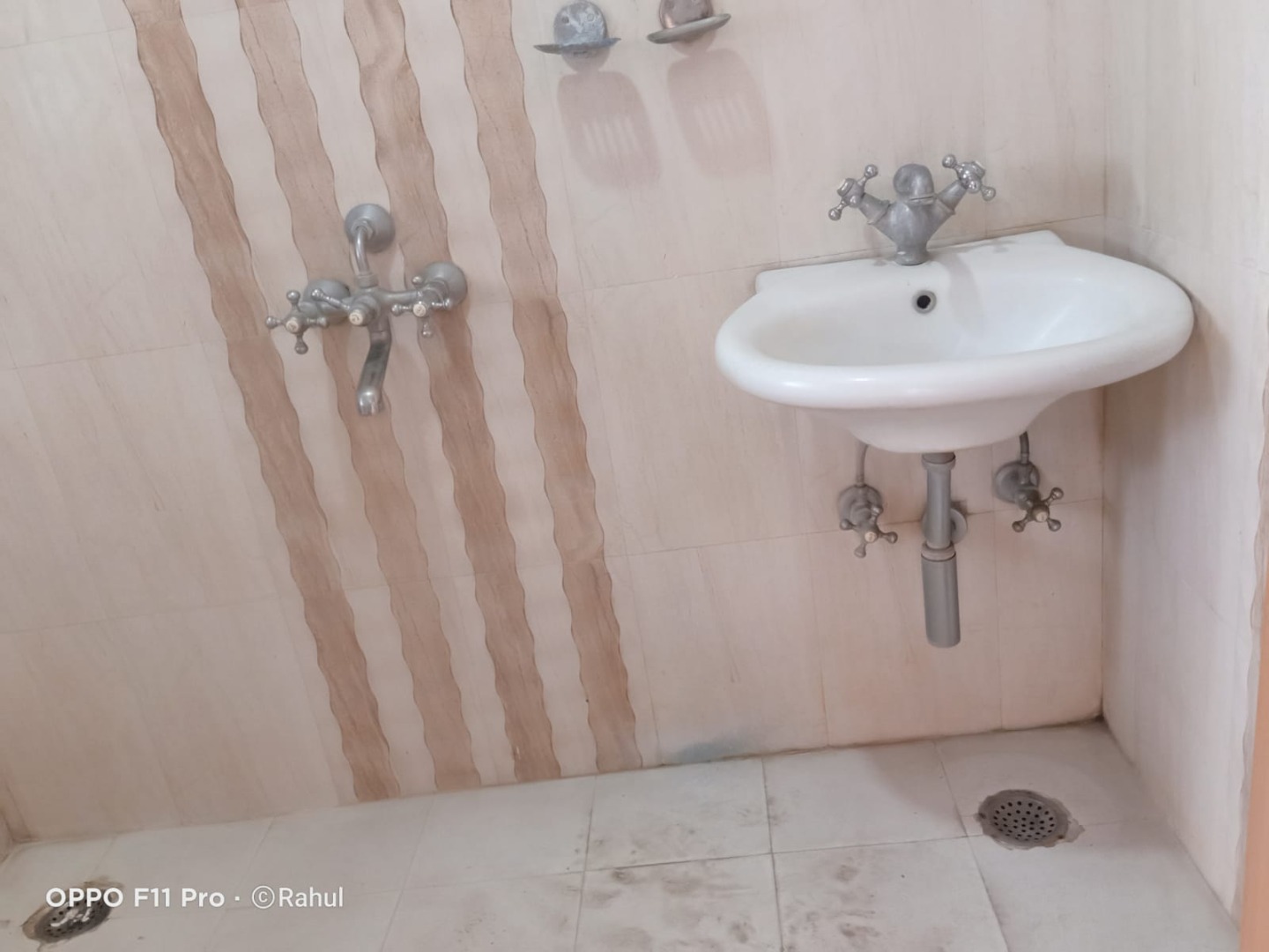 Semi Furnished 3bhk in Beltola, Guwahati, Assam, India for Rent